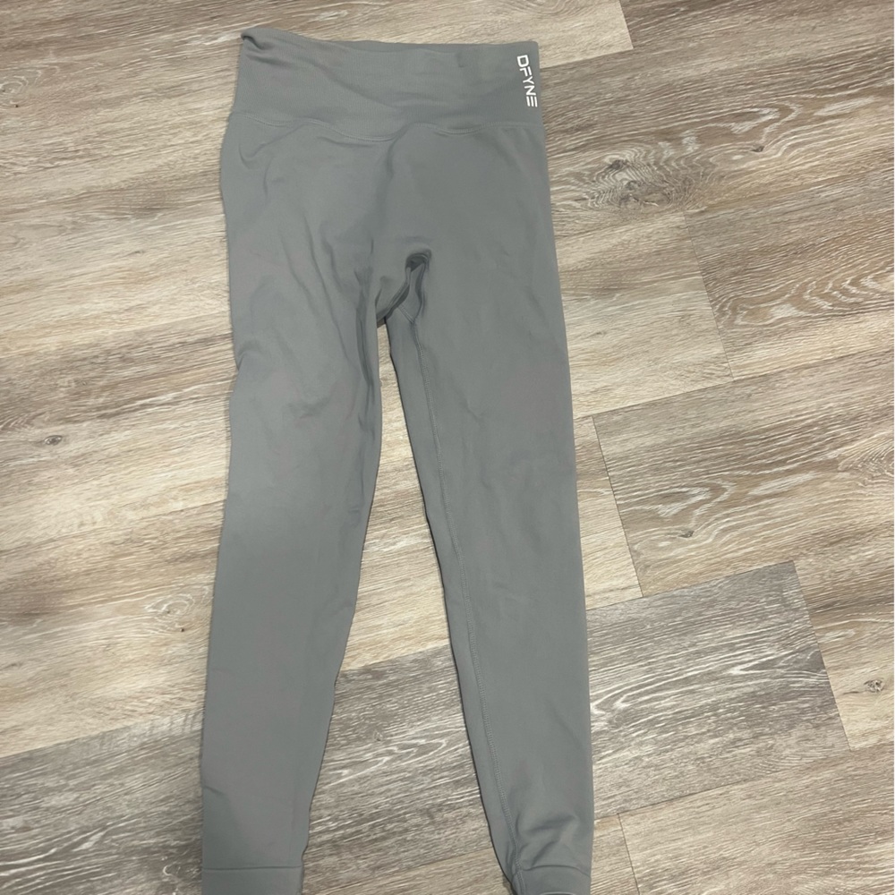 DFYNE Dynamic leggings NWOT